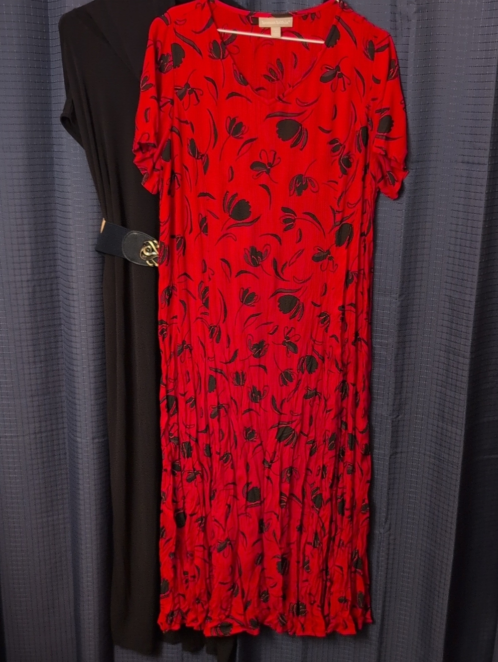 Like New Black and Red Floral Maxi Crinkle Dress 14/16